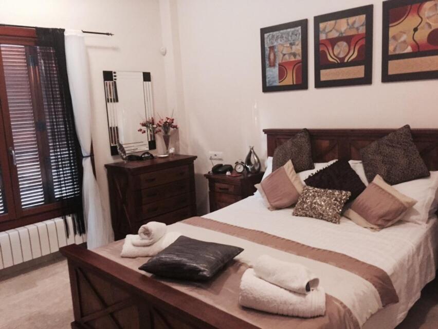 Casa Catherina Joan - El Valle Golf Resort Banos y Mendigo Zewnętrze zdjęcie
